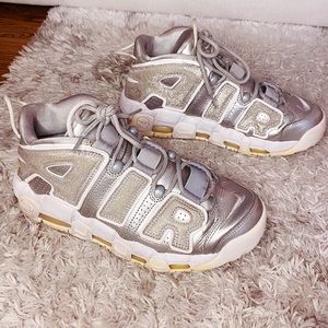2018 Nike Women’s Air More Uptempo Silver Sneakers